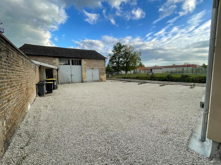 "Le Chaleureux" Appartement Pour 4 Personnes Isles-sur-Suippe Exterior photo